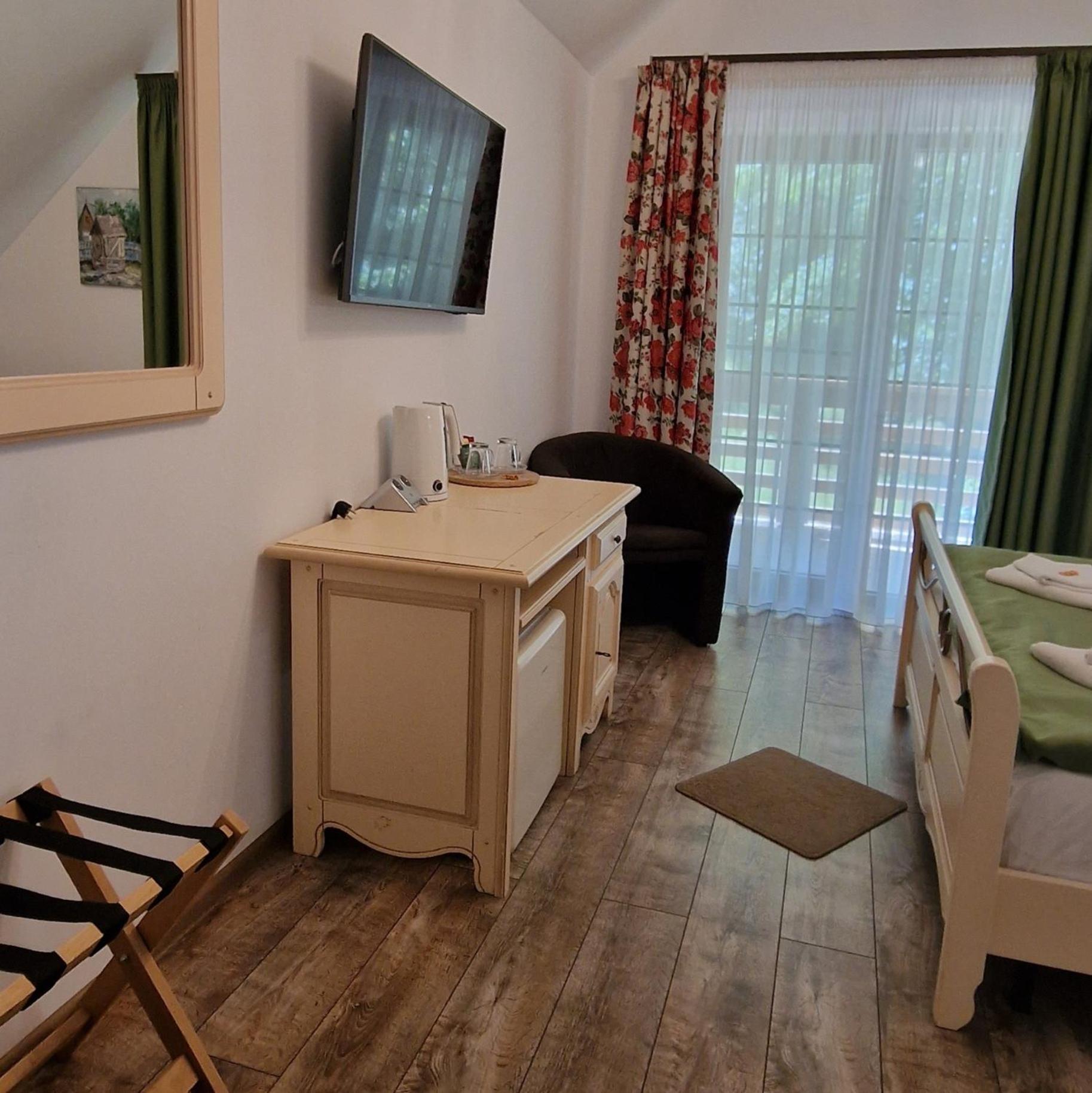Provence Suceava Hotel Ngoại thất bức ảnh